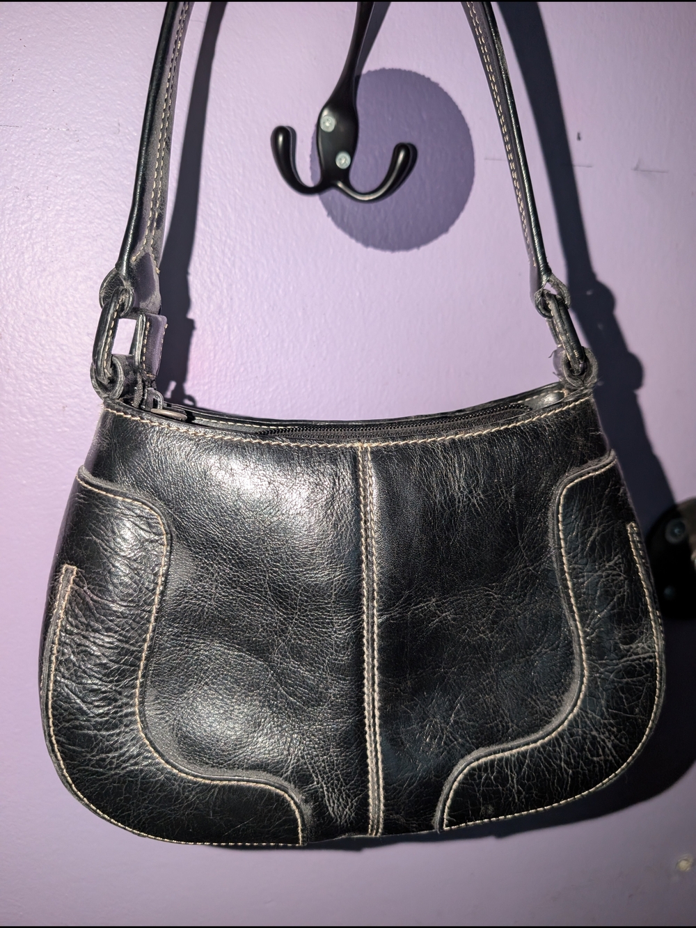 Kenneth Cole Reaction Black Leather Shoulder Bag - Picture 2 of 4